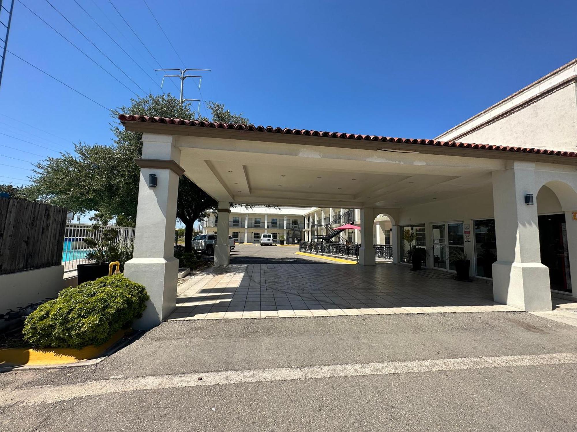 Hotel Quinta San Carlos Inn Manuel Valdez Exterior photo